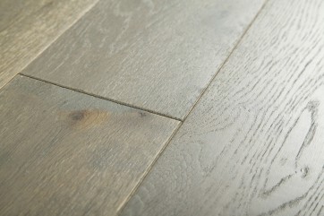 6"x 3/4" wire brushed gray oak hardwood floors 6"x 3/4" wire brushed gray oak hardwood floors